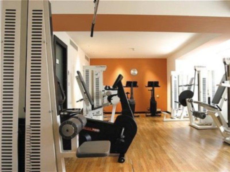 Отель Park Plaza 4*