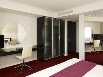 Отель Park Plaza 4*